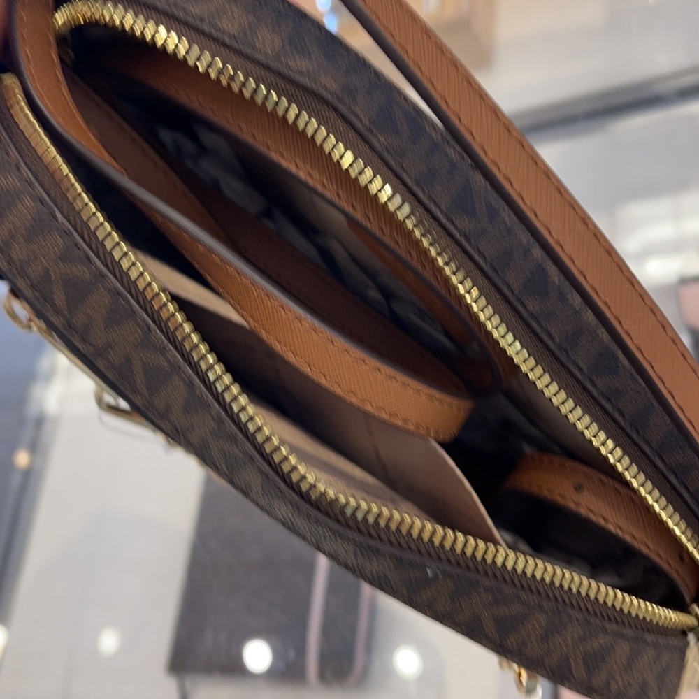 Michael Kors Jet Set Item Large East West Zip Chain MK Signature Crossbody Bag - Picture 10 of 16